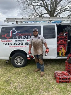 Dom's Plumbing Logo