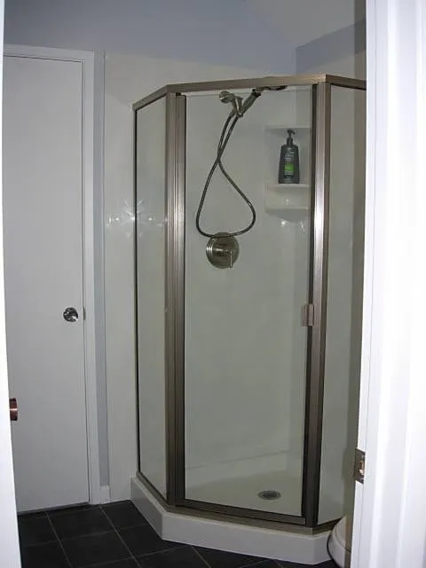 Slide of Don Paulson Bath Fixer