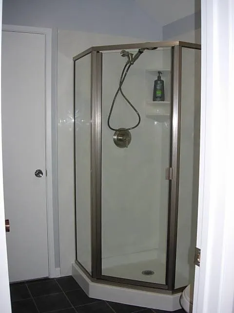 Slide of Don Paulson Bath Fixer