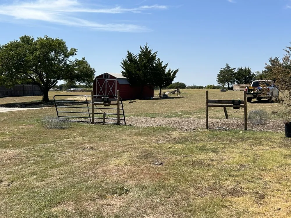 Slide of DR Construction & Landscaping.