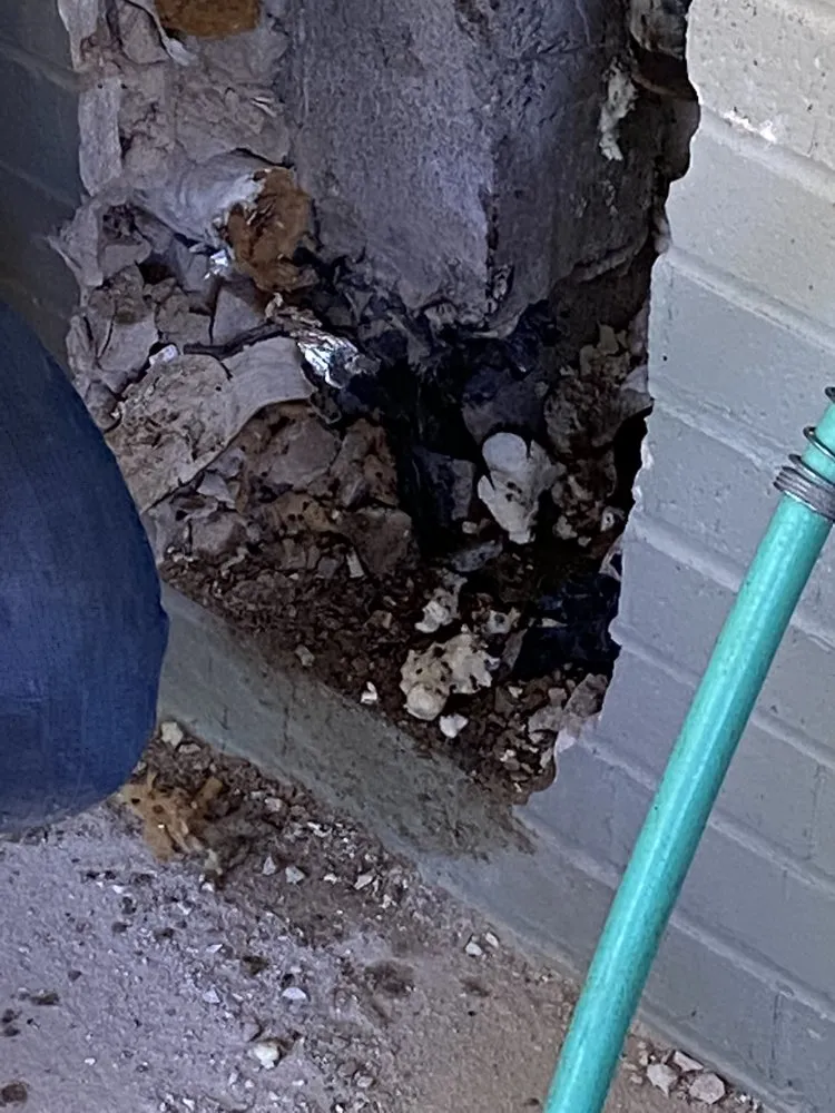 Slide of DR Construction & Landscaping.