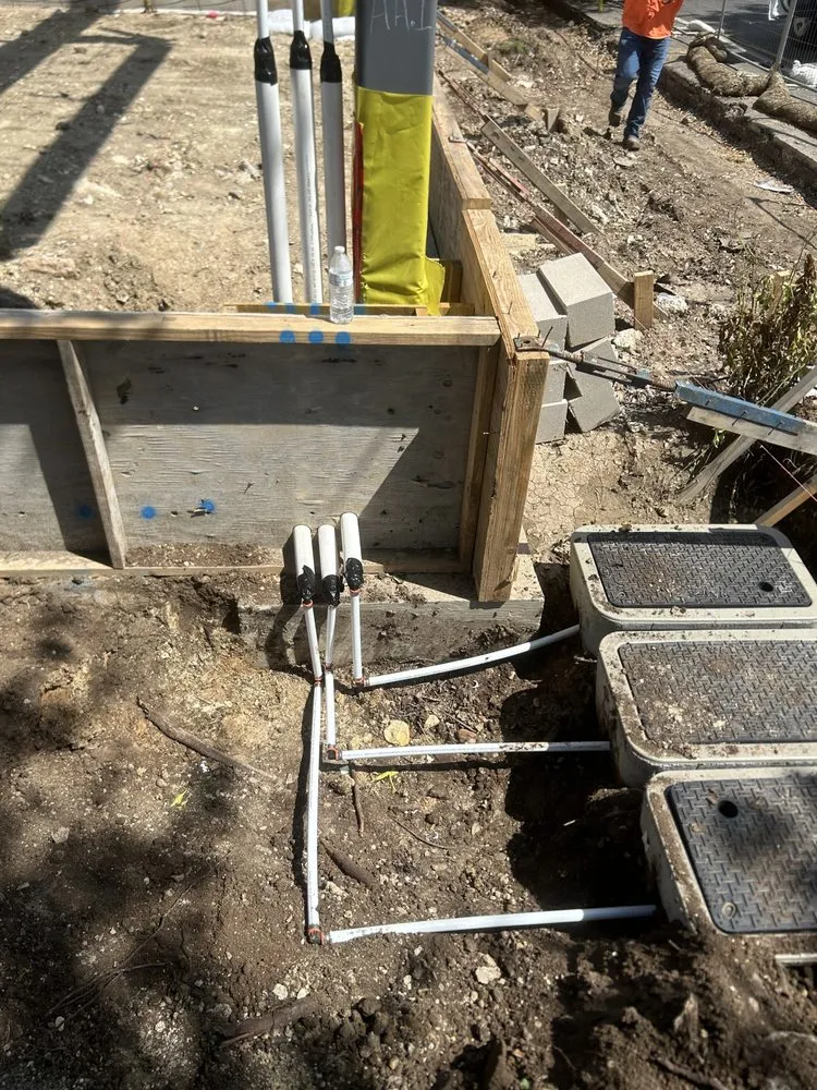 Slide of DR Construction & Landscaping.