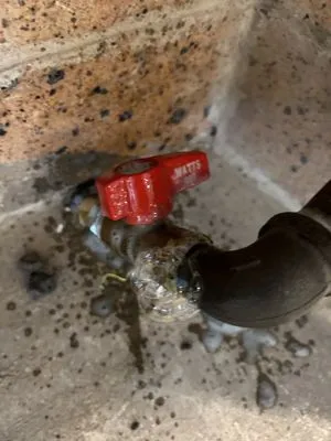 DR Construction & Landscaping. Logo