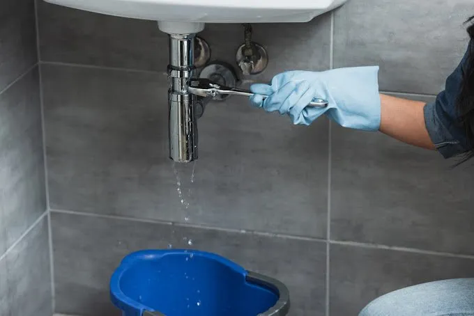 Slide of Drain Pros & Plumbing Experts