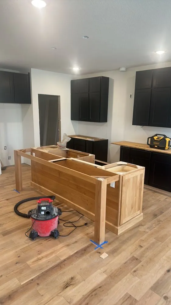 Slide of D’s Handyman Service