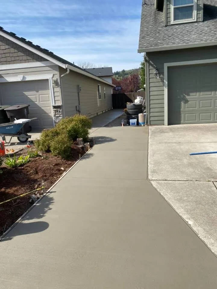 Slide of Duarte's Contracting & More