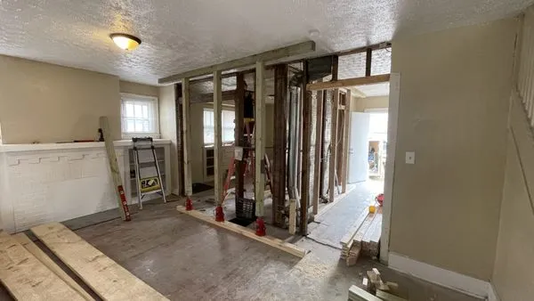 Duarte's Remodeling Logo