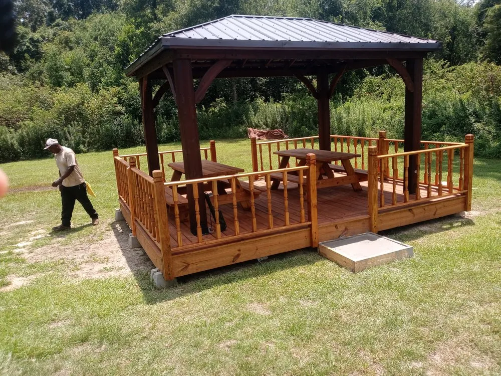 Slide of Dustie  Handyman