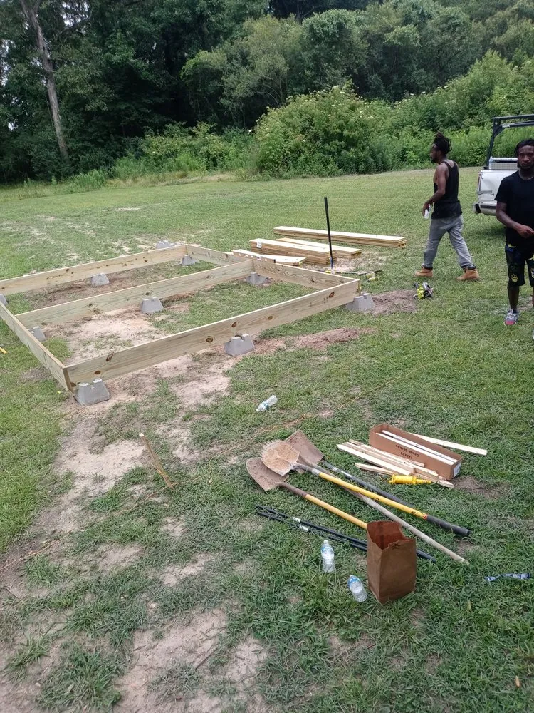 Slide of Dustie  Handyman