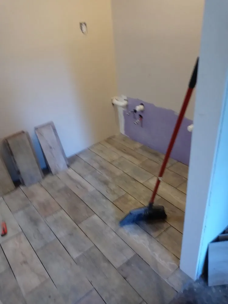 Slide of Dustie  Handyman