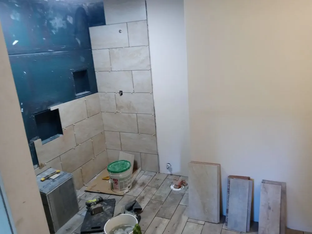 Slide of Dustie  Handyman