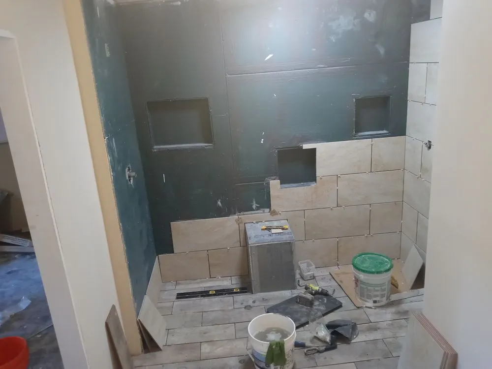 Slide of Dustie  Handyman