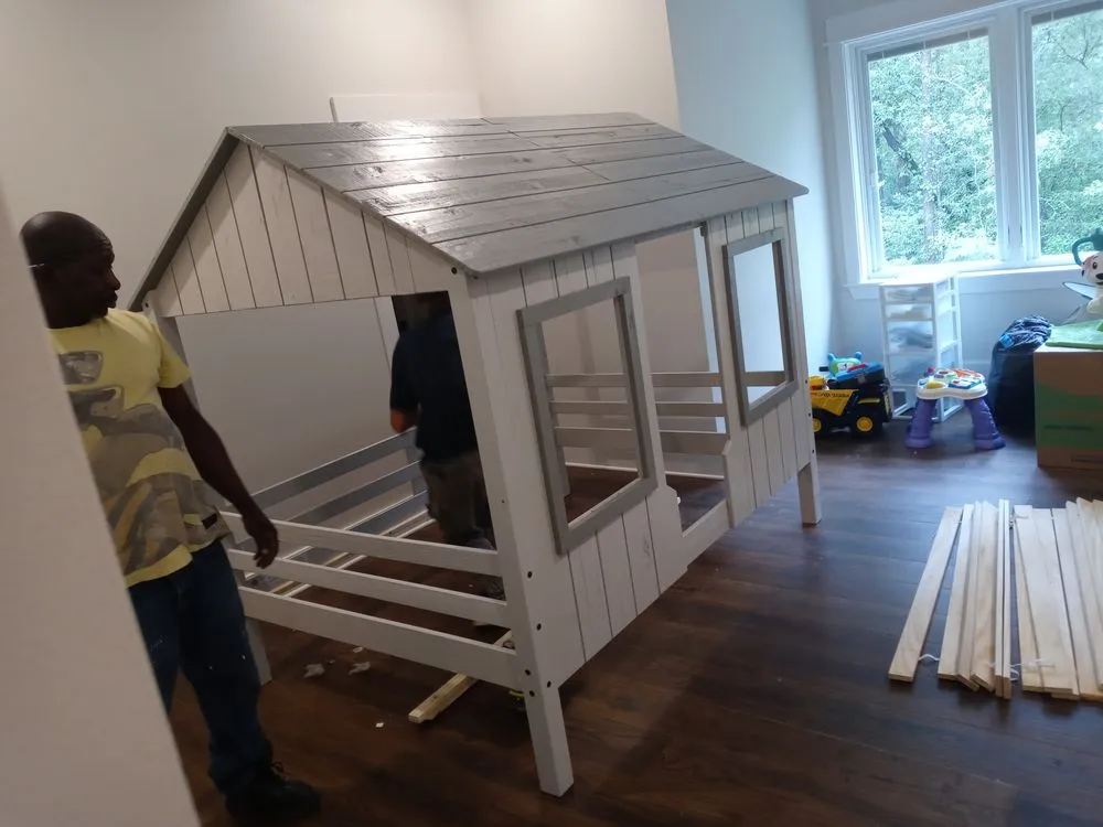 Slide of Dustie  Handyman