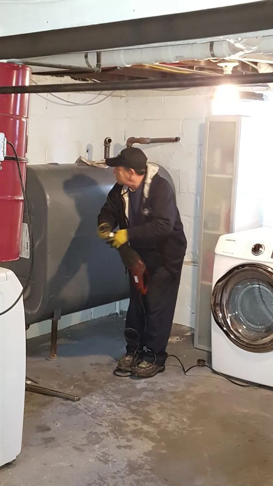 Professional water heater service experts serving Somerville, MA - Dynamic Plumbing Heating & Gas Fitting