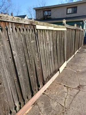 E & D Home Maintenance Logo