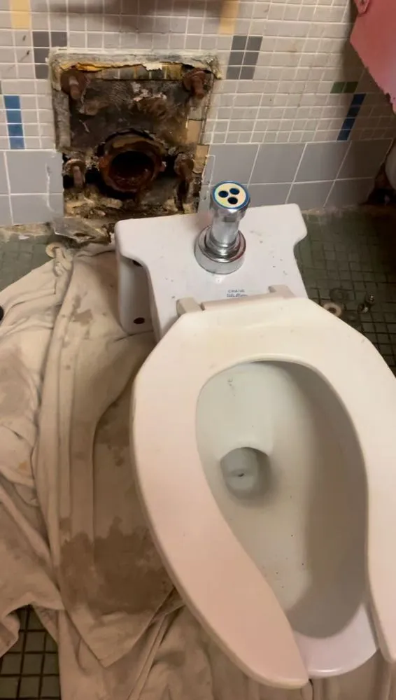 Slide of E & E Plumbing and Drains