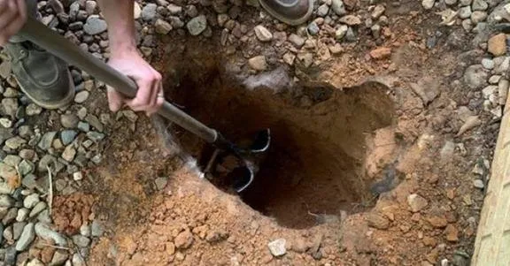 Slide of East Texas leak Locators