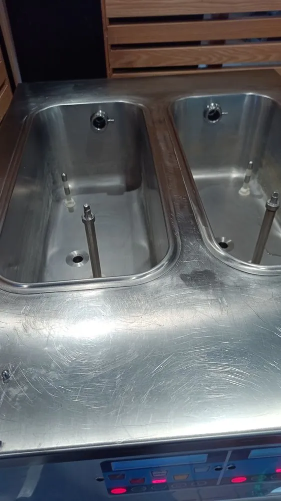 Slide of Ecua Cleaning