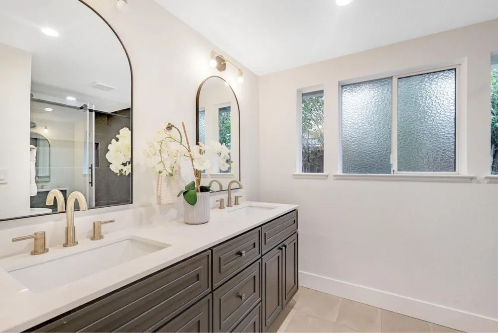 Slide of Eddie General Construction