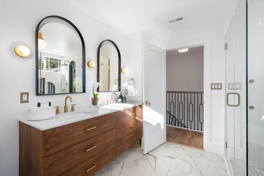 Slide of Eddie General Construction