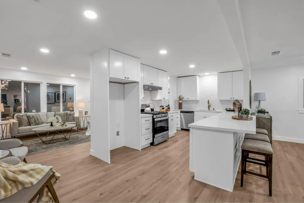 Slide of Eddie General Construction