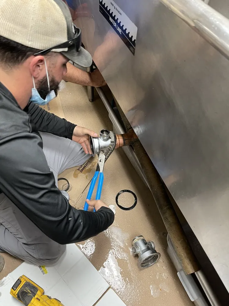 Slide of Eddy Martinez Plumbing Services