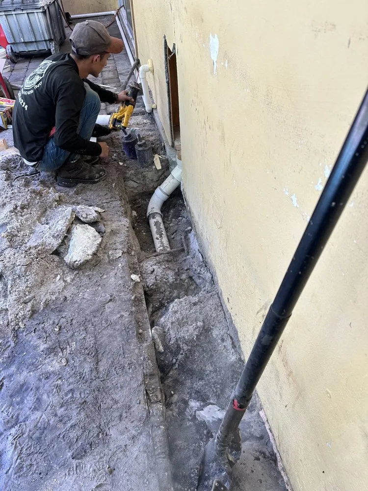 Slide of Eddy Martinez Plumbing Services