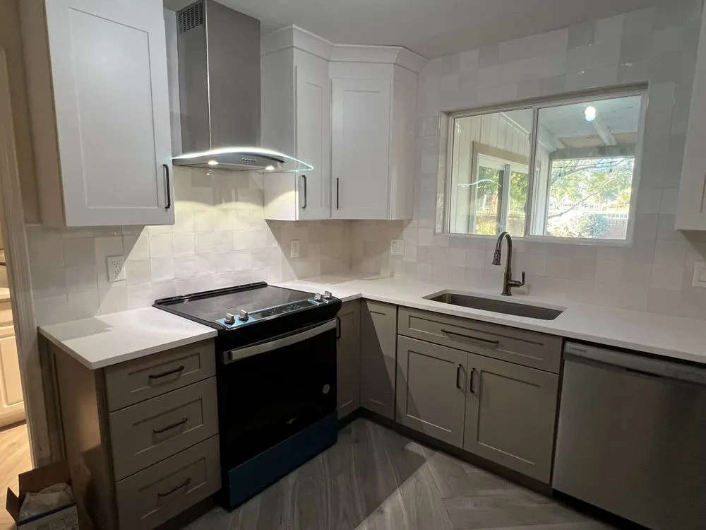 Slide of Edys Contractors