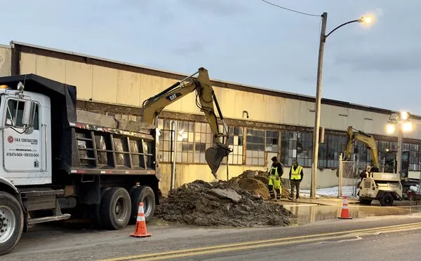 E&K Contractors Logo