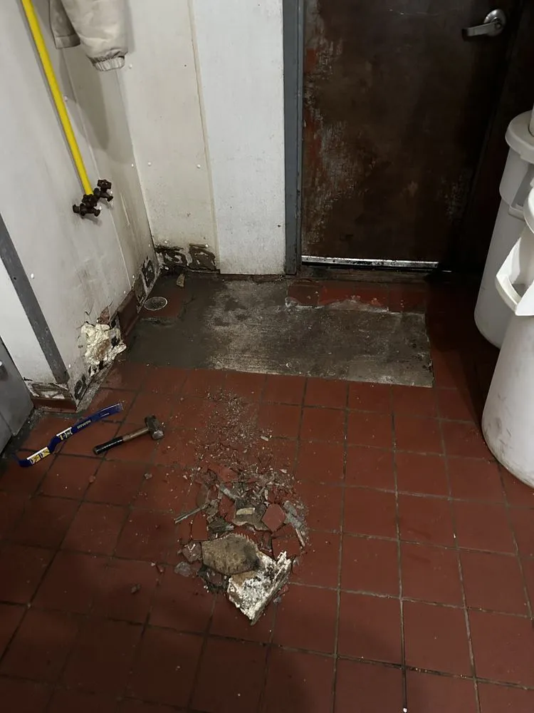 Slide of El Americano Handyman Solutions