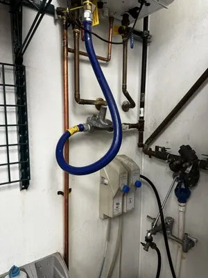 El Americano Handyman Solutions Logo