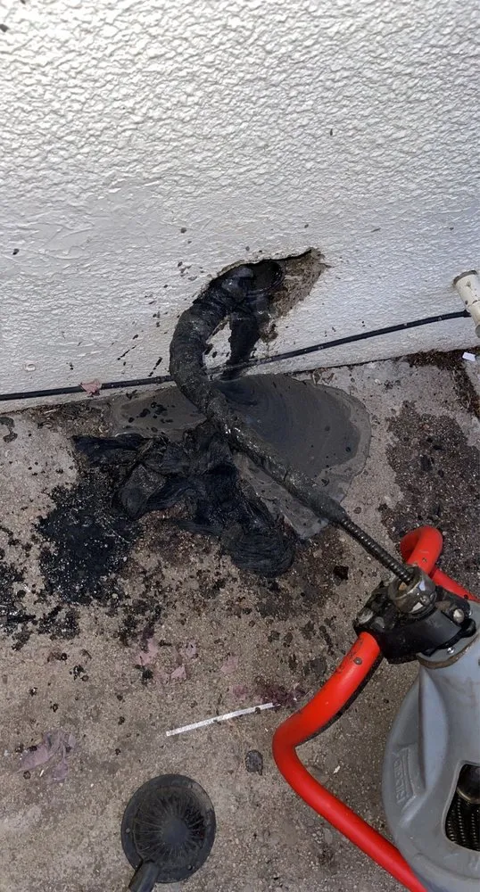 Slide of El Plomero Del Pueblo