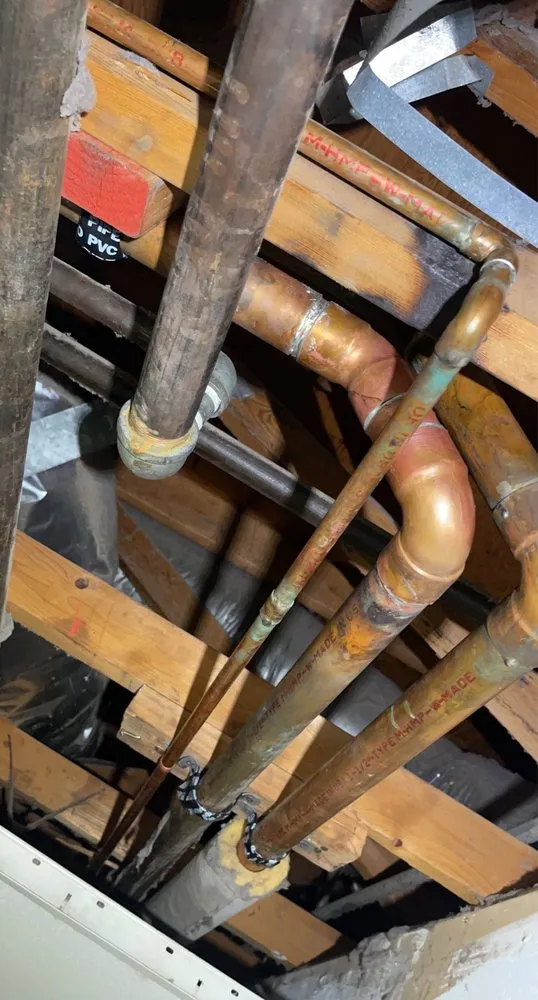 Slide of El Plomero Del Pueblo