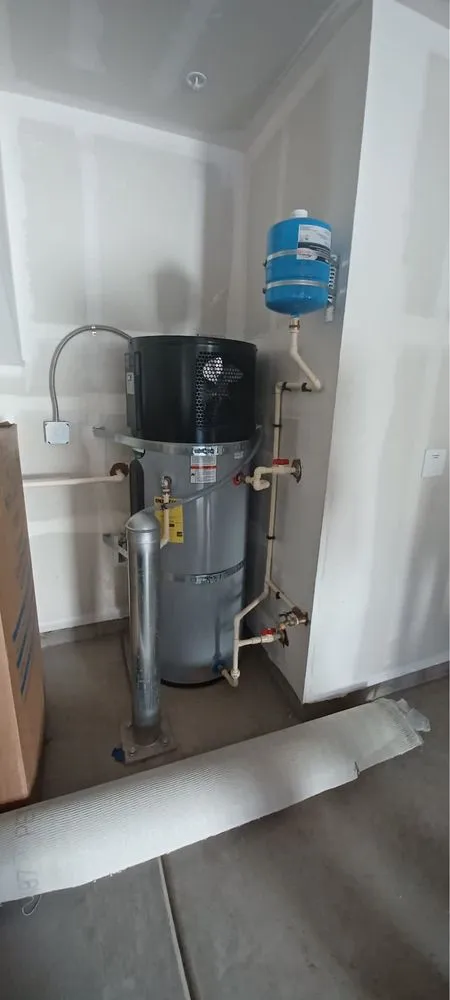 Slide of El Plomero Del Pueblo