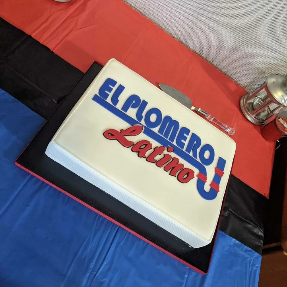 Slide of El Plomero Latino