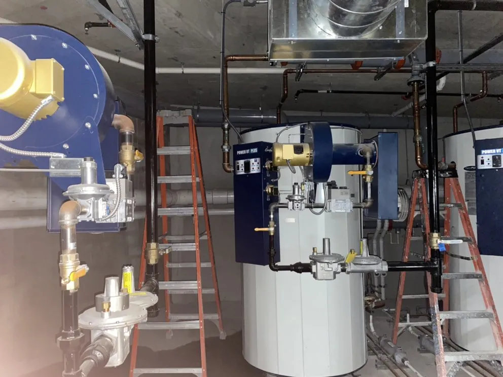 Slide of El Plomero Miguel