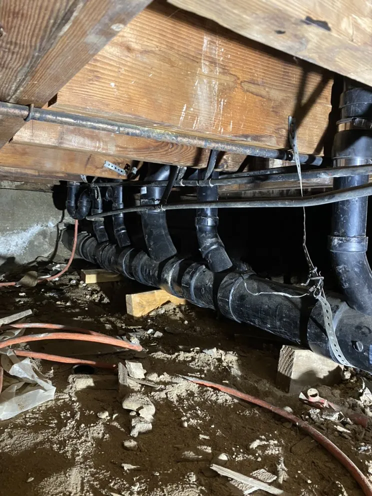 Slide of El Plomero Miguel