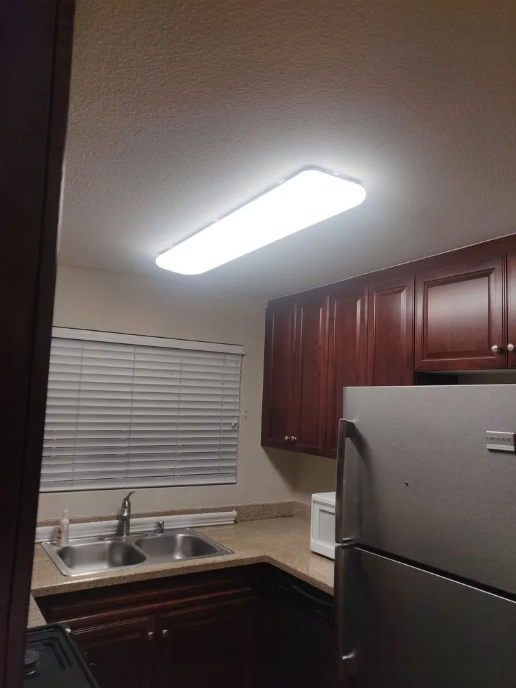 Slide of Elco Handyman