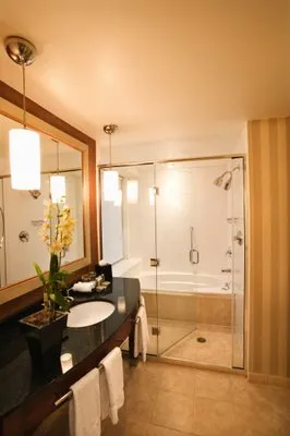 Elegant Remodeling & Construction Logo