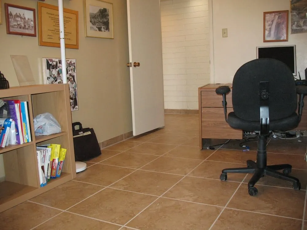 Slide of Eli The Handyman