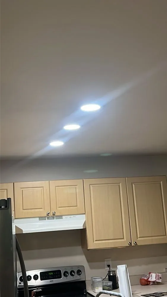 Slide of Elio Morales Handyman Services