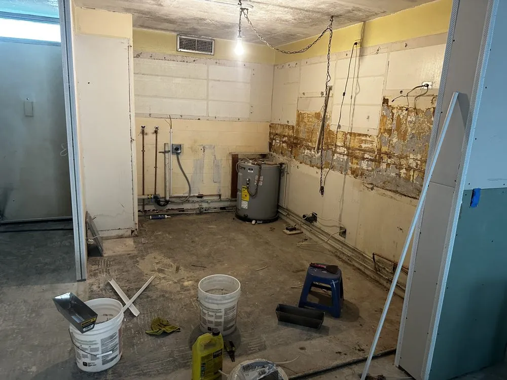 Slide of Elite Bees Builder