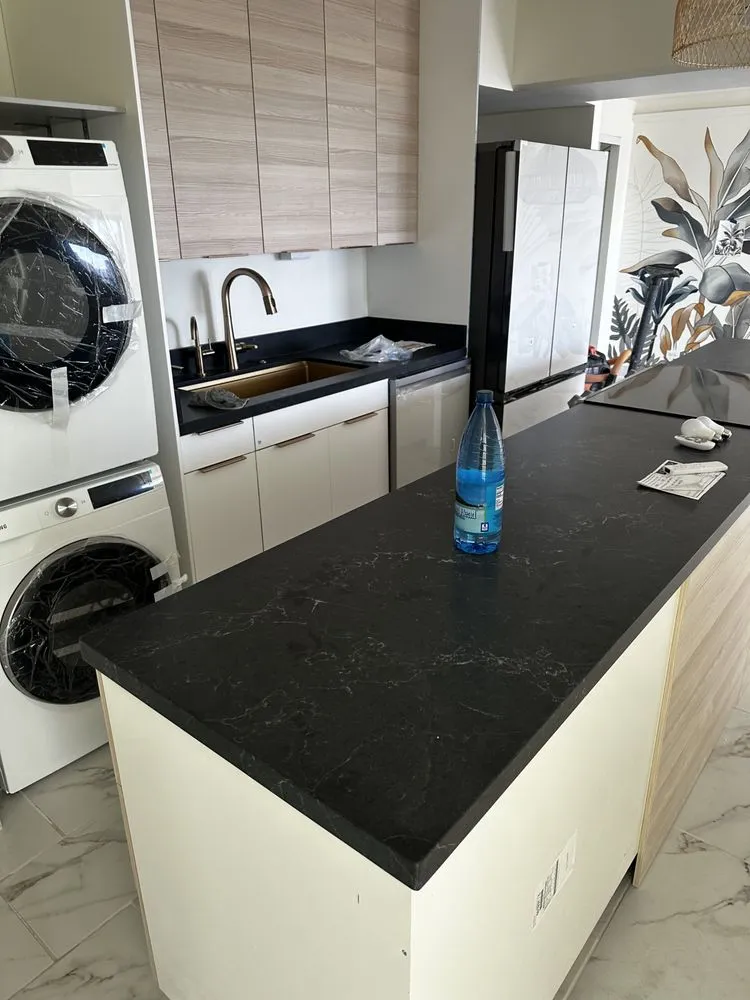 Slide of Elite Bees Builder