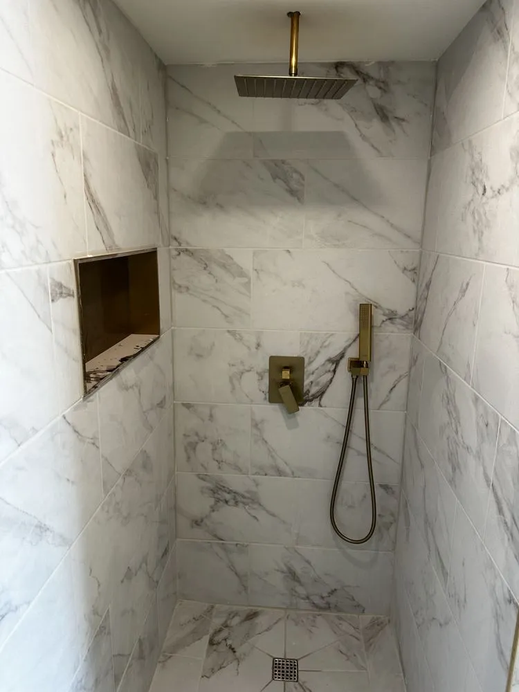 Slide of Elite Bees Builder