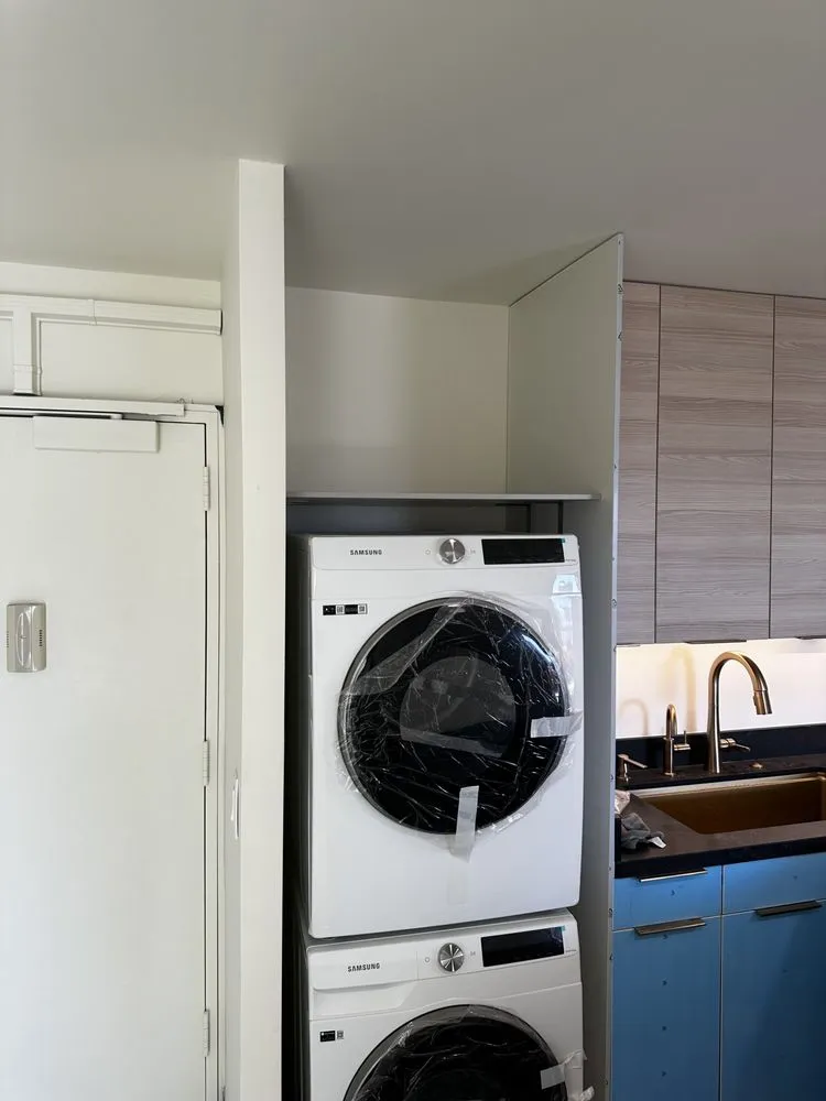 Slide of Elite Bees Builder