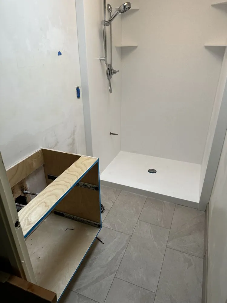 Slide of Elite Bees Builder