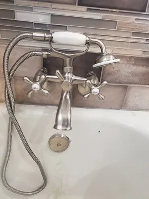 Ellington Plumbing Logo