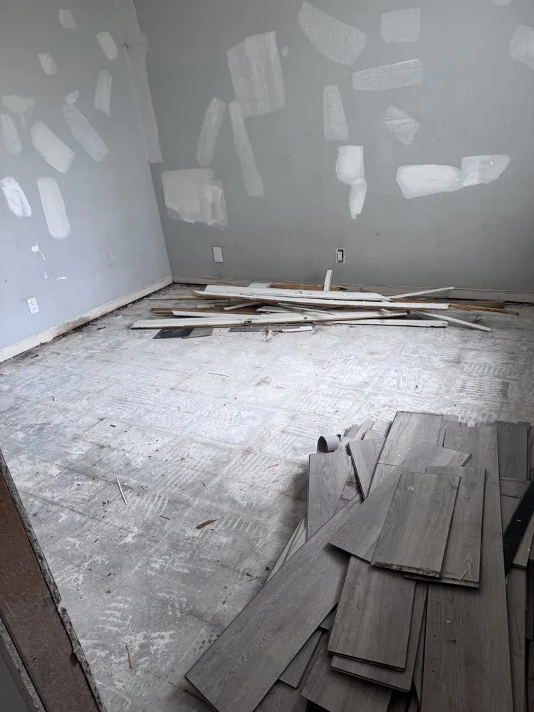 Slide of E&M Leon Construction