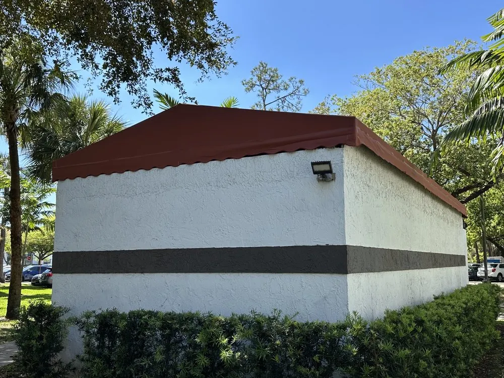 Slide of E&M Leon Construction