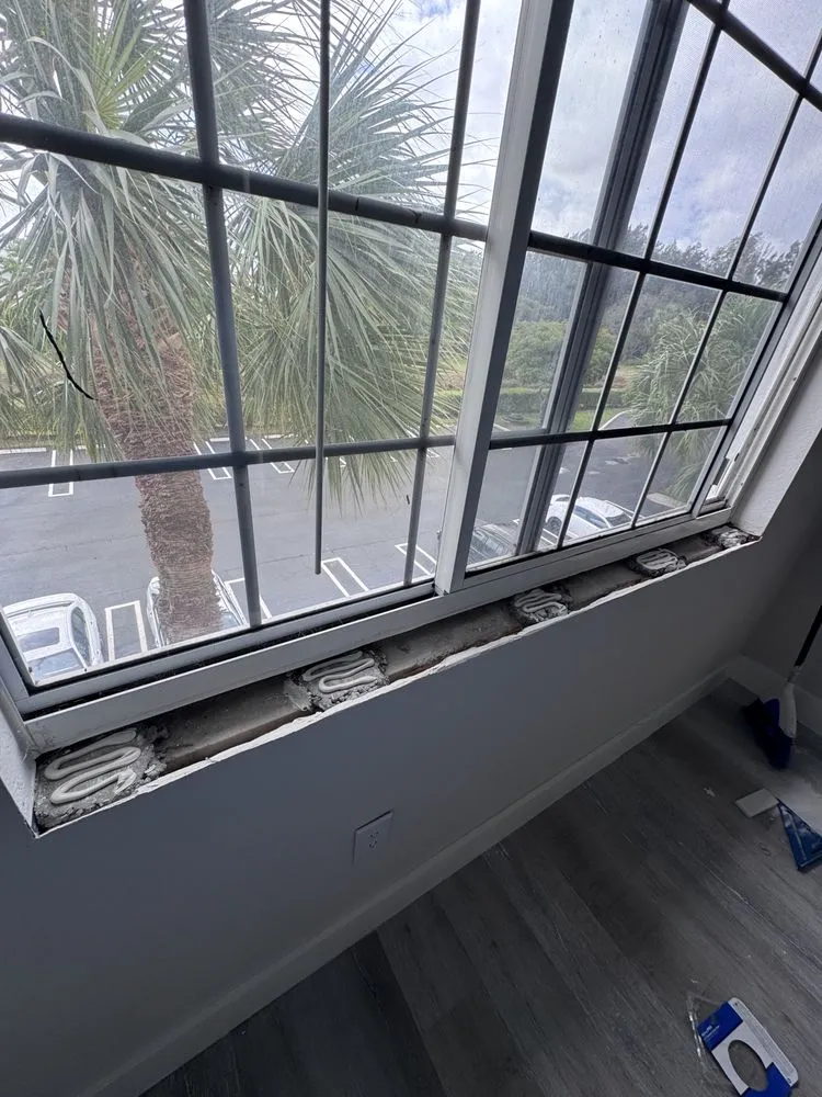 Slide of E&M Leon Construction